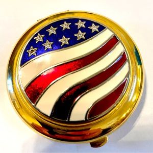 Estée Lauder America the Beautiful Stars and Stripes Compact